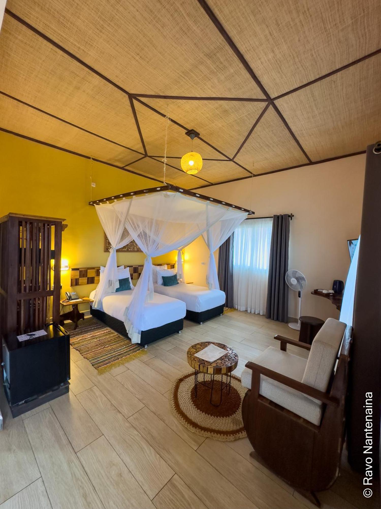 Bira Hotel Antsirabe Exterior foto